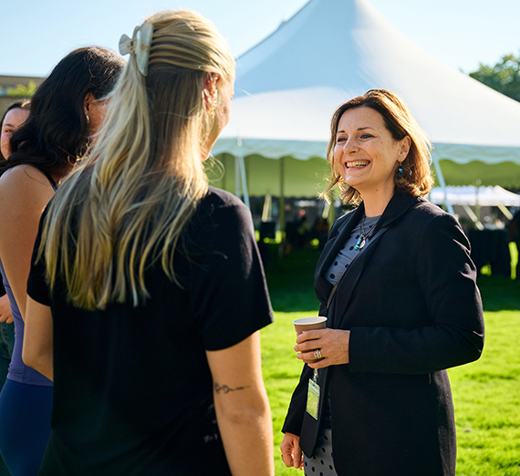 Художник и бывший студент Университета Гонзага Бен Джойс